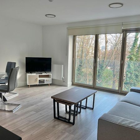 Kensington House By Solitaire Suites Slough Exterior foto