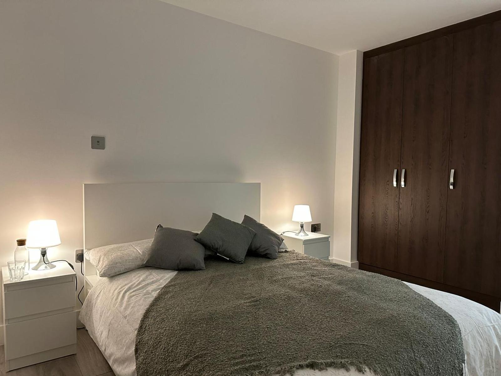 Kensington House By Solitaire Suites Slough Exterior foto